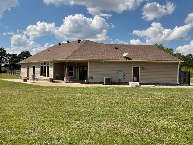 175 Vernon Harvey Rd, Beebe, AR 72143