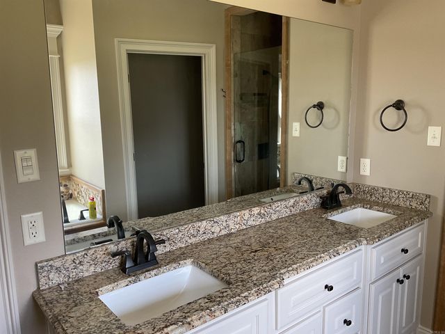 175 Vernon Harvey Rd, Beebe, AR 72143