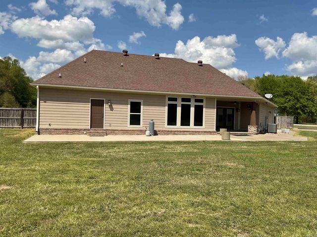 175 Vernon Harvey Rd, Beebe, AR 72143