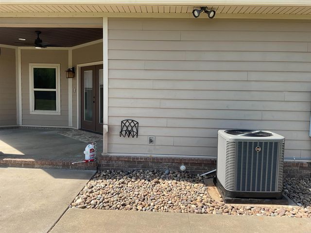 175 Vernon Harvey Rd, Beebe, AR 72143