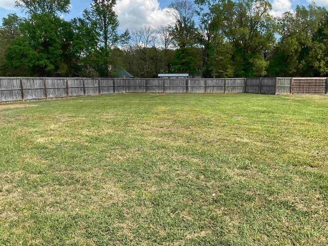 175 Vernon Harvey Rd, Beebe, AR 72143