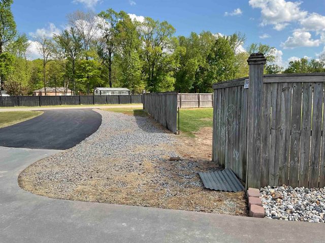 175 Vernon Harvey Rd, Beebe, AR 72143