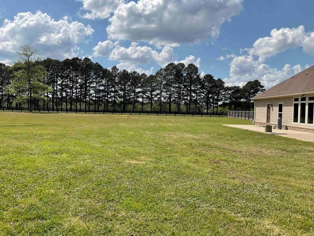 175 Vernon Harvey Rd, Beebe, AR 72143