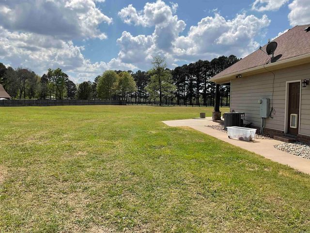 175 Vernon Harvey Rd, Beebe, AR 72143