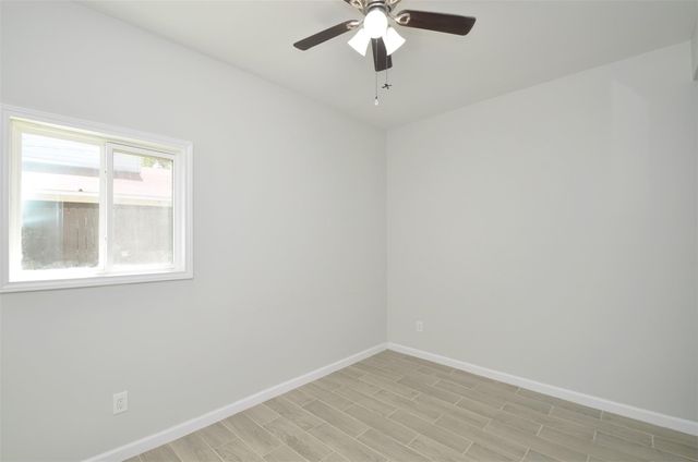 621 Brook Hollow Drive, Conroe, TX 77385