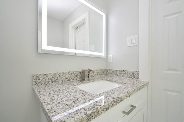 621 Brook Hollow Drive, Conroe, TX 77385