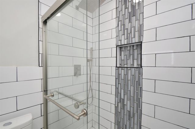 621 Brook Hollow Drive, Conroe, TX 77385