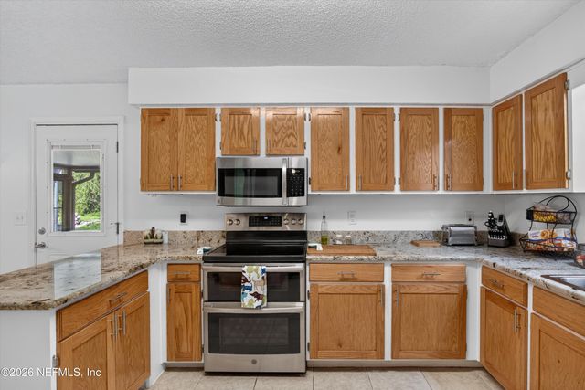 2435 RANGE LINE Road, Middleburg, FL 32068