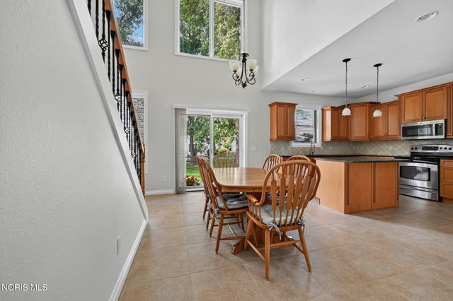 8855 Walnut Trail, Sylvania, OH 43560