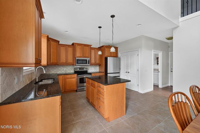 8855 Walnut Trail, Sylvania, OH 43560