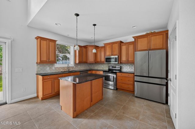 8855 Walnut Trail, Sylvania, OH 43560