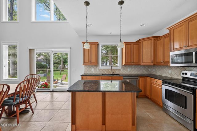 8855 Walnut Trail, Sylvania, OH 43560