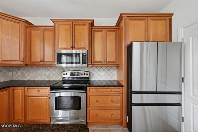 8855 Walnut Trail, Sylvania, OH 43560