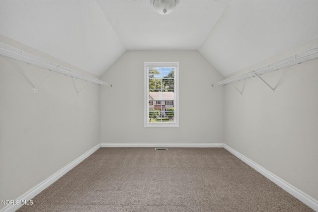 8855 Walnut Trail, Sylvania, OH 43560