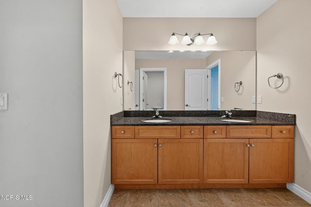 8855 Walnut Trail, Sylvania, OH 43560