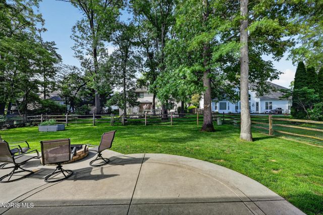 8855 Walnut Trail, Sylvania, OH 43560