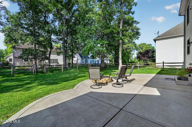 8855 Walnut Trail, Sylvania, OH 43560