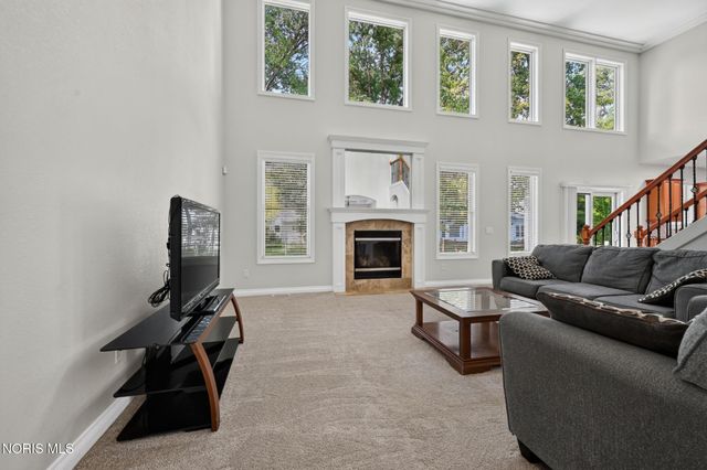 8855 Walnut Trail, Sylvania, OH 43560