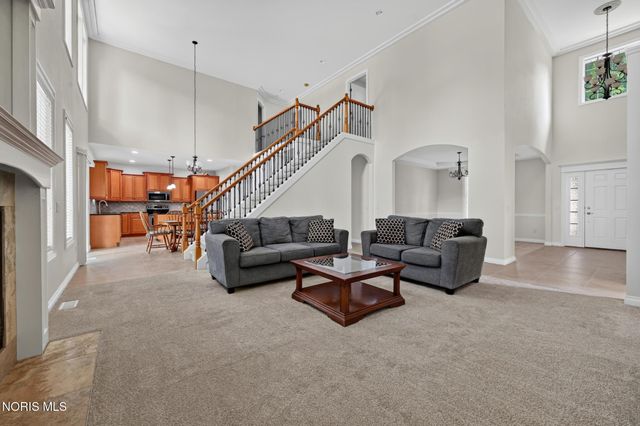8855 Walnut Trail, Sylvania, OH 43560