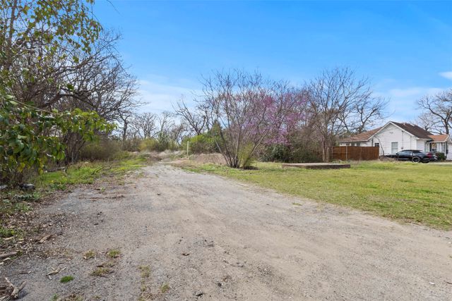 124 E 6th Street, Lancaster, TX 75146