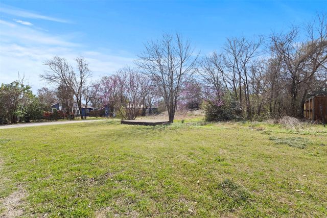 124 E 6th Street, Lancaster, TX 75146