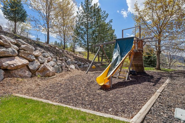 1714 RIDGE POINT DR, Bountiful, UT 84010