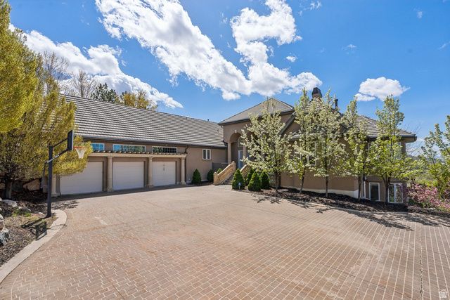 1714 RIDGE POINT DR, Bountiful, UT 84010