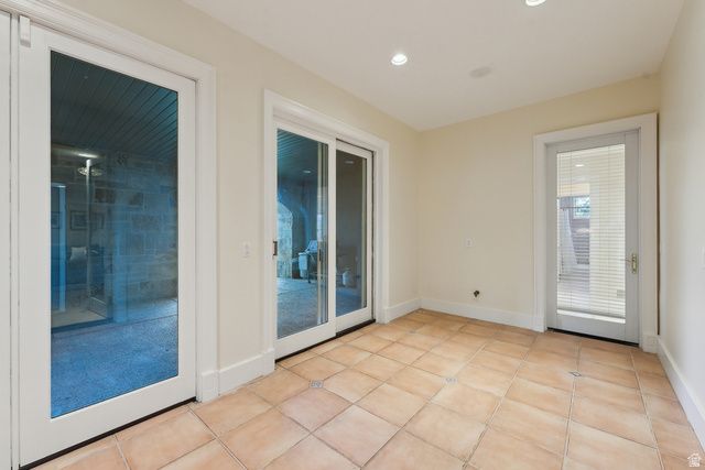 1714 RIDGE POINT DR, Bountiful, UT 84010