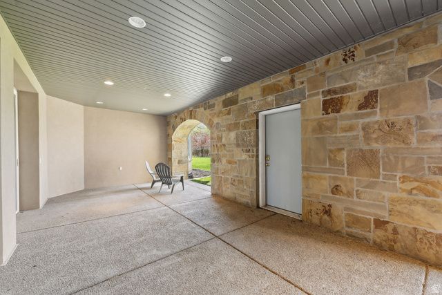 1714 RIDGE POINT DR, Bountiful, UT 84010