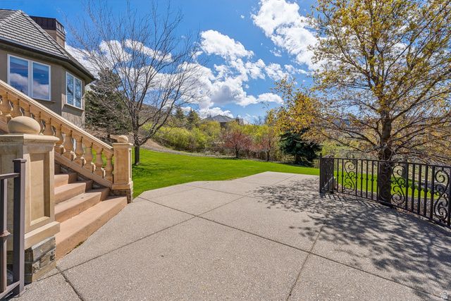 1714 RIDGE POINT DR, Bountiful, UT 84010