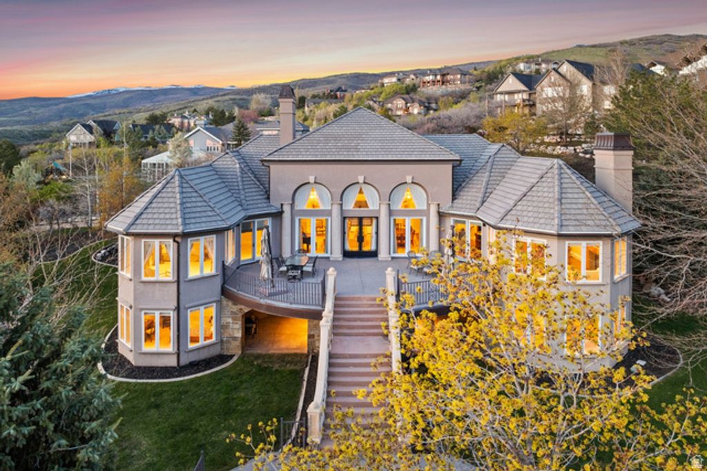 1714 RIDGE POINT DR, Bountiful, UT 84010