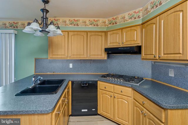 11 DRIALO DR, Allentown, NJ 08501