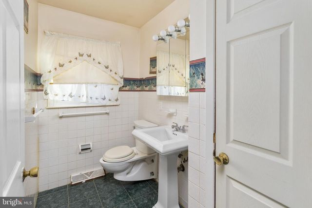 11 DRIALO DR, Allentown, NJ 08501