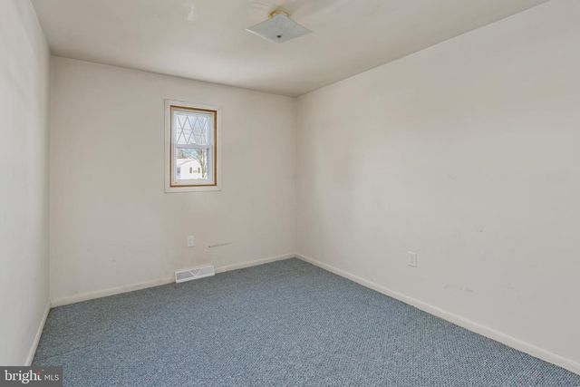 11 DRIALO DR, Allentown, NJ 08501