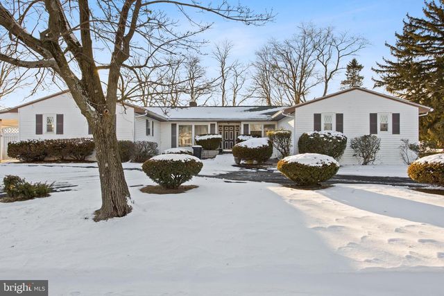 11 DRIALO DR, Allentown, NJ 08501