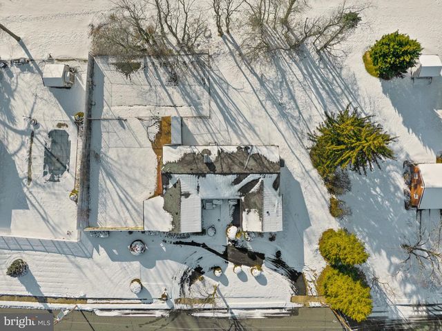 11 DRIALO DR, Allentown, NJ 08501