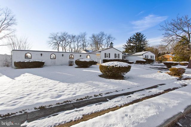 11 DRIALO DR, Allentown, NJ 08501