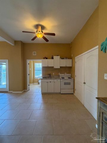 2508 Redoubt Ave, Pensacola, FL 32507
