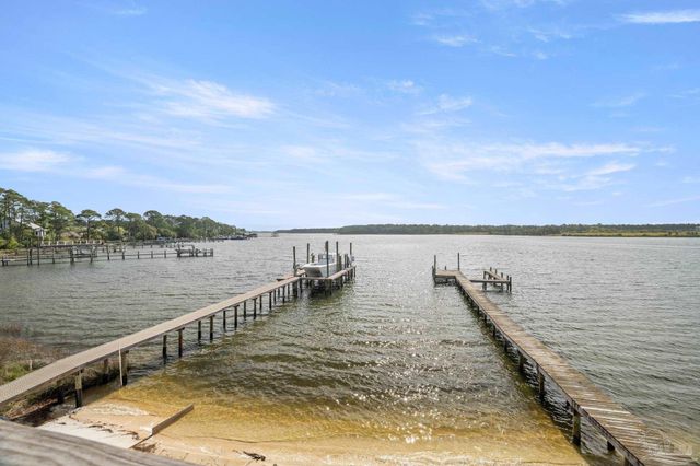 2508 Redoubt Ave, Pensacola, FL 32507