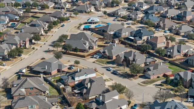 1109 Alexander Court, Midlothian, TX 76065