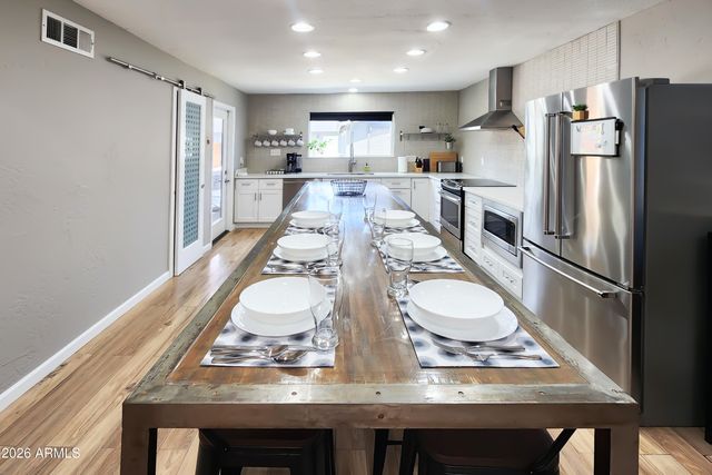 1058 E WHITTON Avenue, Phoenix, AZ 85014