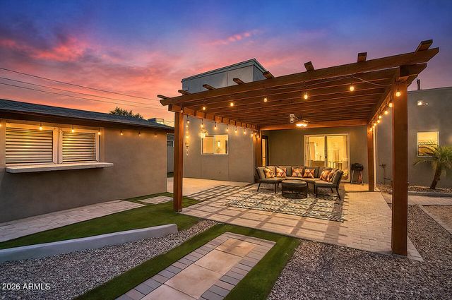 1058 E WHITTON Avenue, Phoenix, AZ 85014