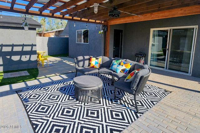 1058 E WHITTON Avenue, Phoenix, AZ 85014