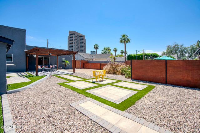 1058 E WHITTON Avenue, Phoenix, AZ 85014