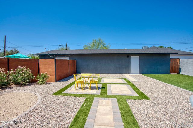 1058 E WHITTON Avenue, Phoenix, AZ 85014