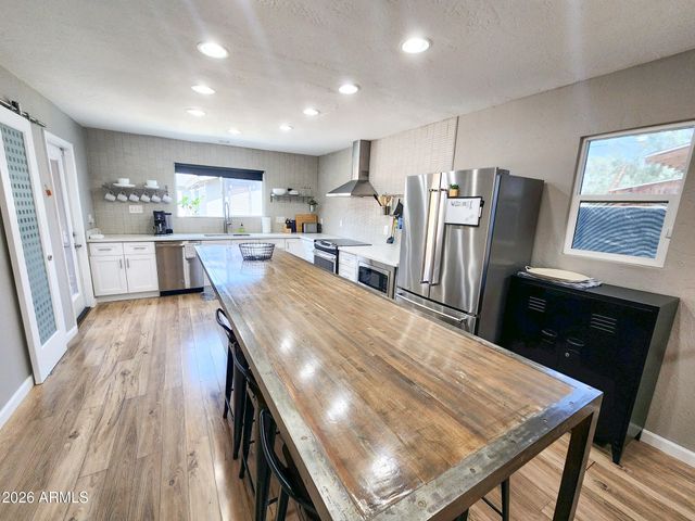 1058 E WHITTON Avenue, Phoenix, AZ 85014