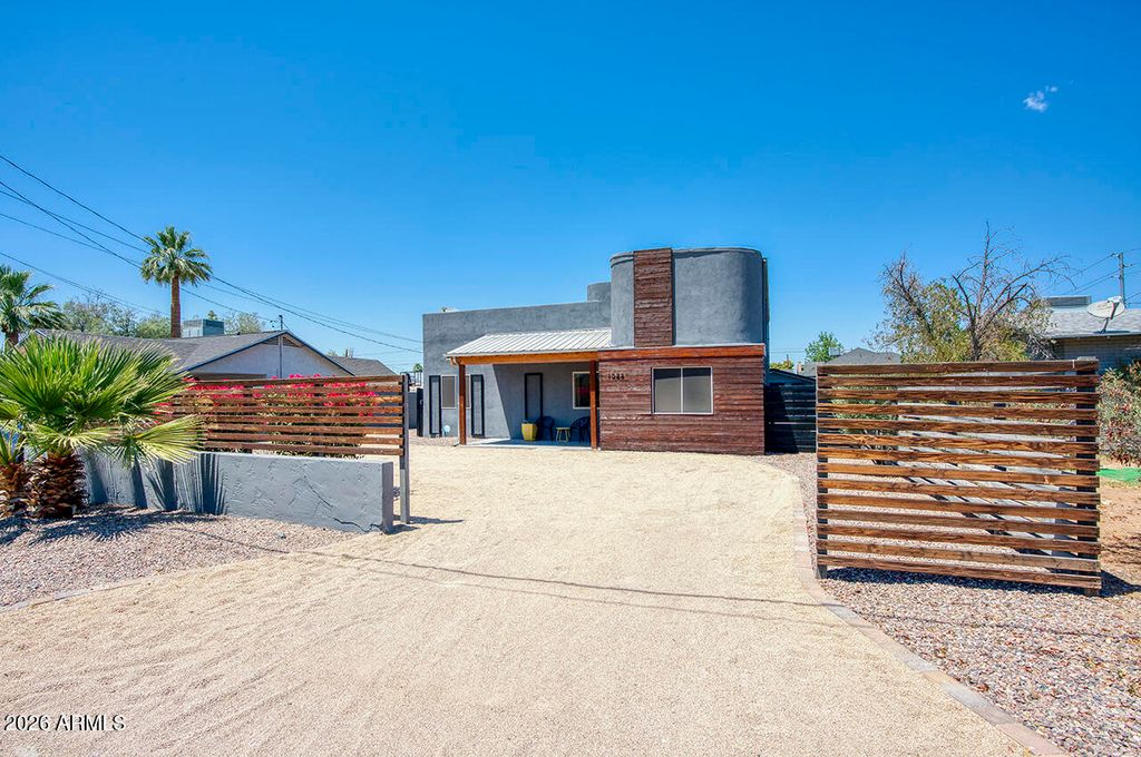 1058 E WHITTON Avenue, Phoenix, AZ 85014