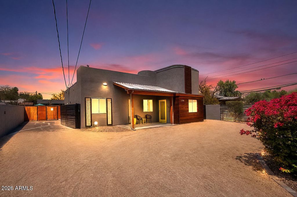 1058 E WHITTON Avenue, Phoenix, AZ 85014 — photo 2