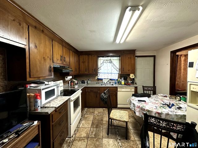 27 Eagleton Drive, Windsor, CT 06095