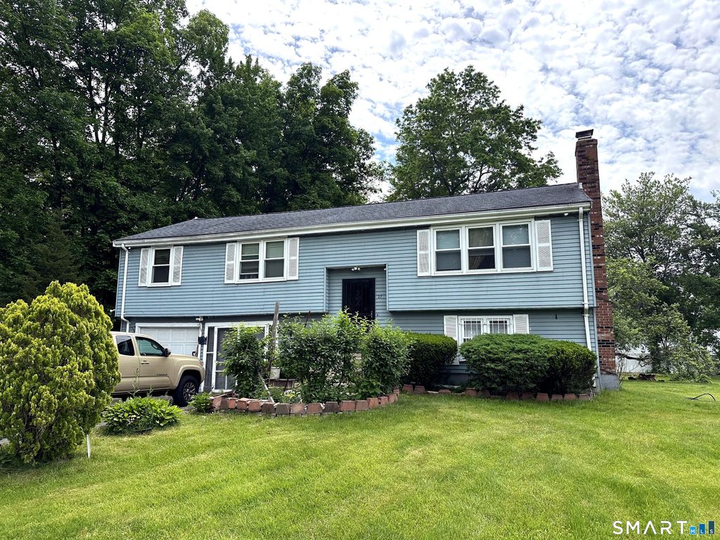 27 Eagleton Drive, Windsor, CT 06095